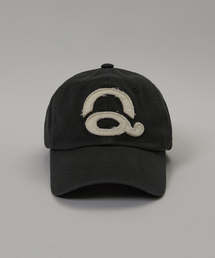 QS（キュース）の「Washed Logo Ball Cap (Charcoal/White)（キャップ）」