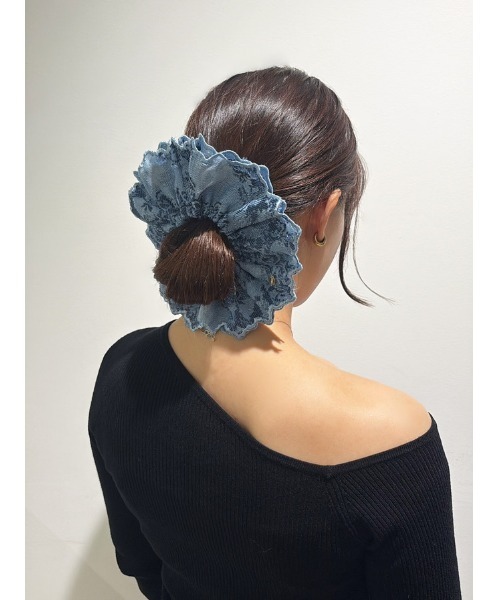 SNIDEL（スナイデル）の「レースシュシュ（その他ヘアアクセサリー・レディース・ホワイト/アイボリー/ブルー・F）」の3枚目の写真