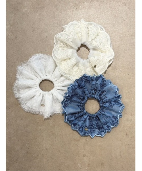 SNIDEL（スナイデル）の「レースシュシュ（その他ヘアアクセサリー・レディース・ホワイト/アイボリー/ブルー・F）」の7枚目の写真