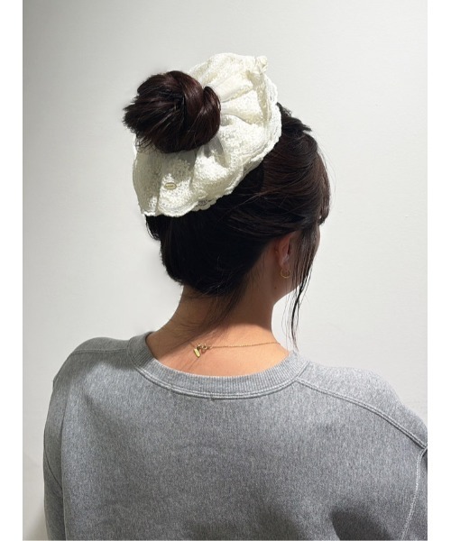SNIDEL（スナイデル）の「レースシュシュ（その他ヘアアクセサリー・レディース・ホワイト/アイボリー/ブルー・F）」の8枚目の写真