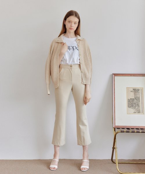 YUPPE（ヨッペ）の「BELL BOTTOM PANTS_BEIGE（スラックス・レディース・その他・SMALL/MEDIUM）」の3枚目の写真