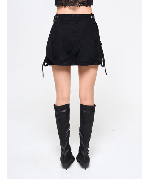 YEEL（ワイイーイーエル）の「CROSS STRAP CARGO SKIRT BLACK（スカート・レディース・その他・SMALL/MEDIUM）」の3枚目の写真