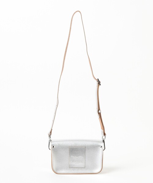 International Gallery BEAMS(インターナショナルギャラリービームス)の「【別注】CAMBRIDGE SATCHEL / ミニ サッチェルバッグ(トートバッグ・メンズ・ブラック/シルバー・ONE SIZE)」の4枚目の写真