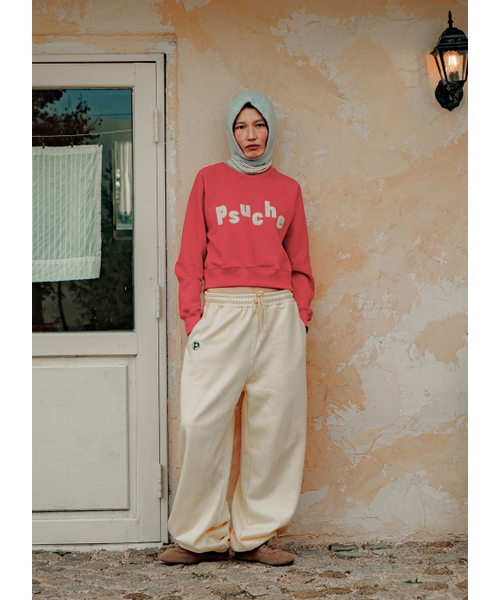 PSUCHE（プシュケ）の「LOGO CROPPED SWEATSHIRT_PURE RED（スウェット・レディース・その他・FREE）」の6枚目の写真