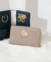 PAUL&JOE（ポールアンドジョー）の「【PAUL & JOE ACCESSOIRES /ポール アンド ジョー アクセソワ 】 CHRYSANTHEME METAL キーケース（キーケース/キーアクセサリー）」