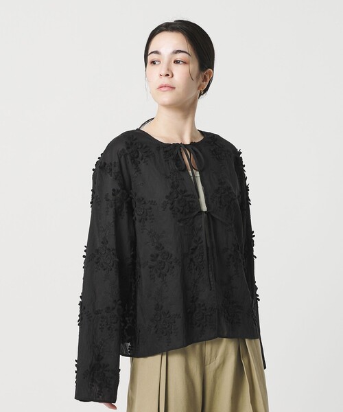 BEAUTY&YOUTH UNITED ARROWS（ビューティーアンドユースユナイテッドアローズ）の「セルロースナイロン エンブロイダリーシャツ 2WAY（シャツ/ブラウス・レディース・ブラック/ライトブルー/ライラック/オフホワイト・FREE）」の16枚目の写真