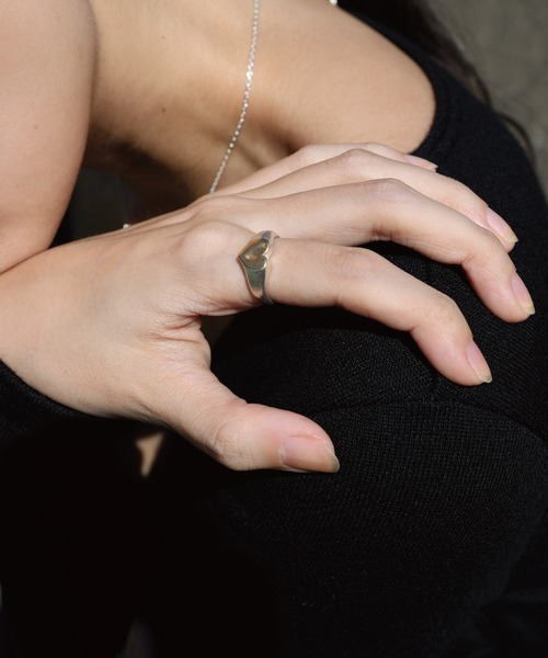 TEN.（テン）の「SILVER925 18KGP ハートシグネットリング（リング・レディース・シルバー×ゴールド・#7/#5/#3）」の6枚目の写真