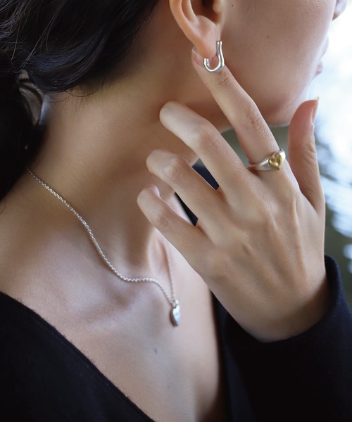 TEN.（テン）の「SILVER925 18KGP ハートシグネットリング（リング・レディース・シルバー×ゴールド・#7/#5/#3）」の2枚目の写真