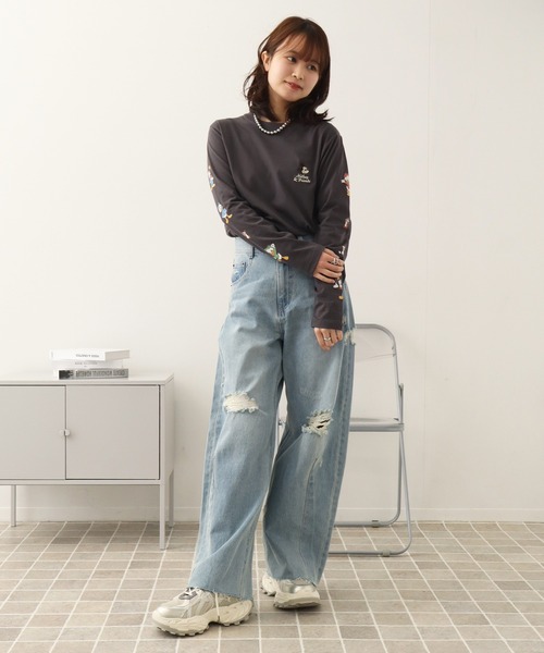 Disney(ディズニー)の「【Disney/ディズニー】ミッキー&フレンズ カレッジロゴ ロングスリーブTシャツ(Tシャツ/カットソー・レディース・ベージュ/スミクロ/オレンジ/パープル・L/M)」の8枚目の写真
