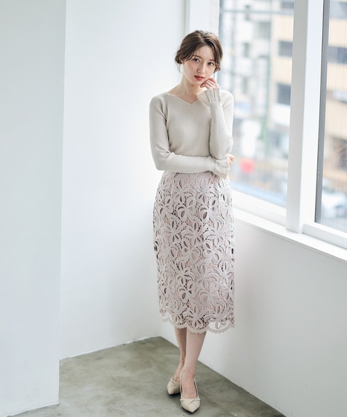 12Twelve Agenda(トゥエルブ アジェンダ)の「ハートネックフレアスリーブニットプルオーバー(ニット/セーター・レディース・チャコールグレー/グレイッシュベージュ/サックスブルー・M)」の14枚目の写真