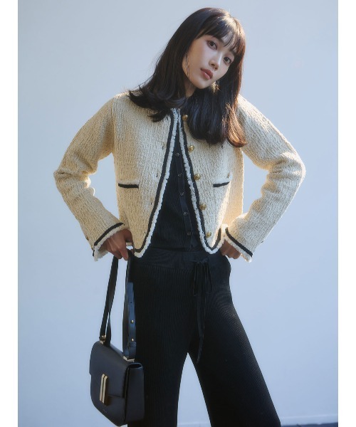 anuans(アニュアンス)の「クラシカルノーカラーニットジャケット(カーディガン/ボレロ・レディース・ネイビー/ブラック/ライトベージュ・S/M)」の3枚目の写真