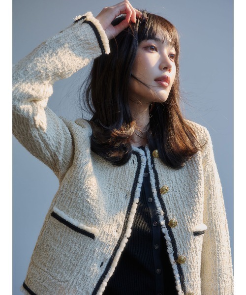 anuans(アニュアンス)の「クラシカルノーカラーニットジャケット(カーディガン/ボレロ・レディース・ネイビー/ブラック/ライトベージュ・S/M)」の6枚目の写真