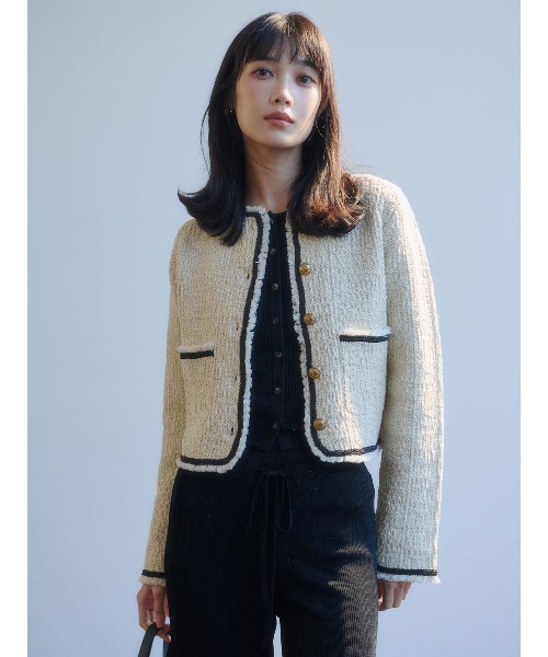 anuans(アニュアンス)の「クラシカルノーカラーニットジャケット(カーディガン/ボレロ・レディース・ネイビー/ブラック/ライトベージュ・S/M)」の5枚目の写真