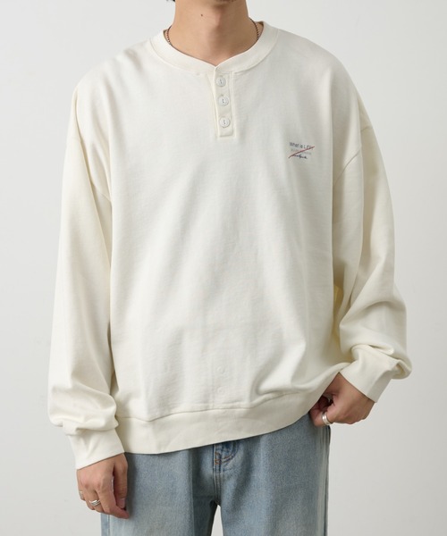 COLONY 2139（コロニートゥーワンスリーナイン）の「ワンポイントプリントヘンリーネックスウェット（Tシャツ/カットソー・メンズ・ホワイト/ネイビー/ブラック・LARGE/MEDIUM）」の4枚目の写真