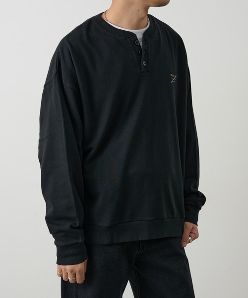 COLONY 2139（コロニートゥーワンスリーナイン）の「ワンポイントプリントヘンリーネックスウェット（Tシャツ/カットソー・メンズ・ホワイト/ネイビー/ブラック・LARGE/MEDIUM）」の15枚目の写真