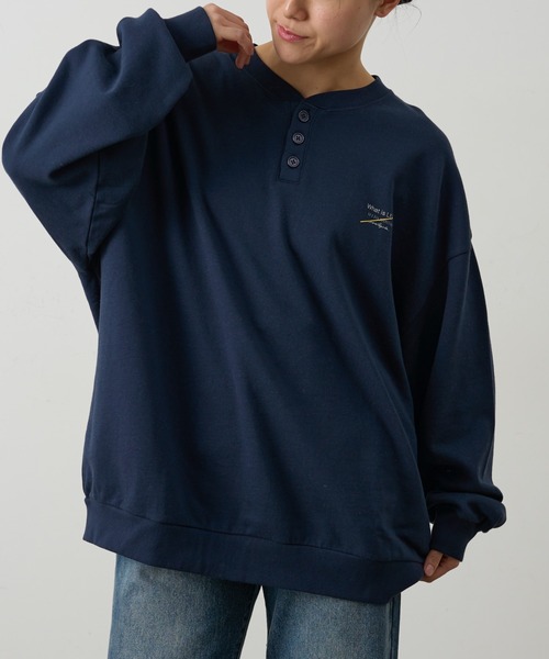 COLONY 2139（コロニートゥーワンスリーナイン）の「ワンポイントプリントヘンリーネックスウェット（Tシャツ/カットソー・メンズ・ホワイト/ネイビー/ブラック・LARGE/MEDIUM）」の21枚目の写真