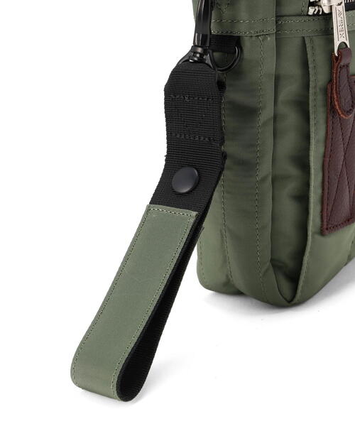 AVIREX（アヴィレックス）の「FLIGHT NYLON "VERTICAL SHOULDER BAG" / フライトナイロン ヴァーティカル ショルダー バッグ / AVIREX / アヴィレックス（ショルダーバッグ・メンズ・ブラック/その他10・F）」の11枚目の写真