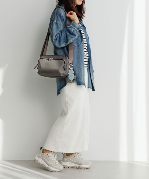 ace.（エース）の「ショルダーバッグ フィカス 6L ace.×HAyU 19102（ショルダーバッグ・レディース・ブラック/ライトグレー/チャコール・FREE）」の3枚目の写真