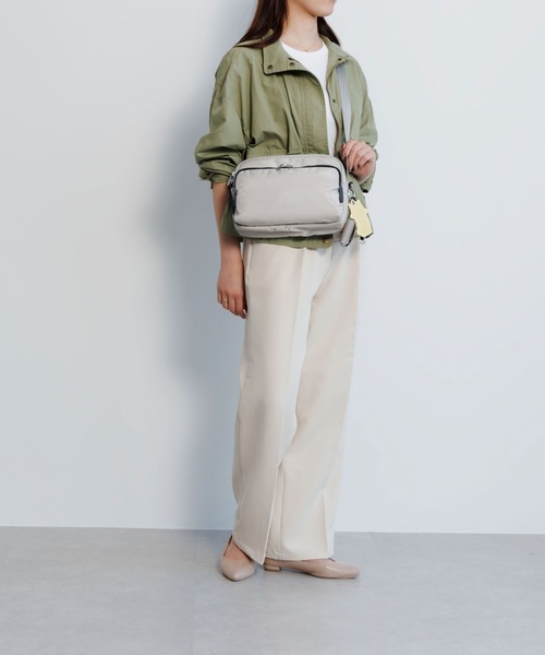 ace.（エース）の「ショルダーバッグ フィカス 6L ace.×HAyU 19102（ショルダーバッグ・レディース・ブラック/ライトグレー/チャコール・FREE）」の2枚目の写真