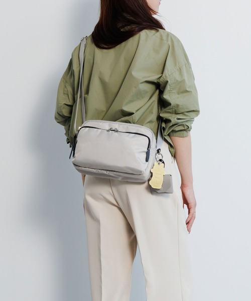 ace.（エース）の「ショルダーバッグ フィカス 6L ace.×HAyU 19102（ショルダーバッグ・レディース・ブラック/ライトグレー/チャコール・FREE）」の7枚目の写真