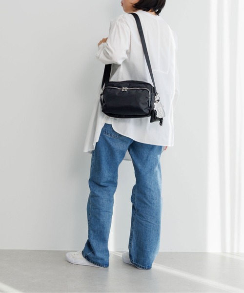 ace.（エース）の「ショルダーバッグ フィカス 6L ace.×HAyU 19102（ショルダーバッグ・レディース・ブラック/ライトグレー/チャコール・FREE）」の4枚目の写真