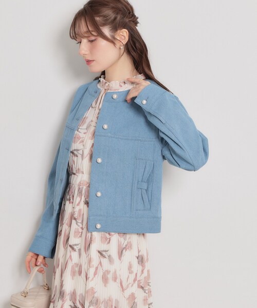 couture brooch（クチュールブローチ）の「【洗える・綿100％】パール調ボタン デニムジャケット（デニムジャケット・レディース・ネイビー/ライトブルー・42/40/38/36）」の7枚目の写真
