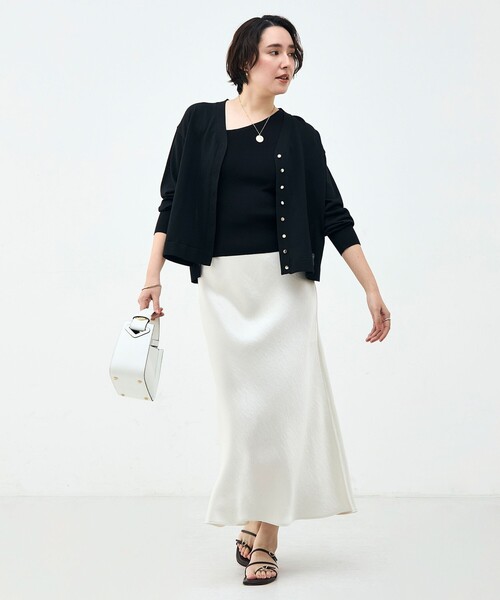 NOLLEY’S（ノーリーズ）の「《手洗い可能》アシメントリーカップ付きタンクトップ（タンクトップ・レディース・ブラック/ホワイト・38）」の3枚目の写真