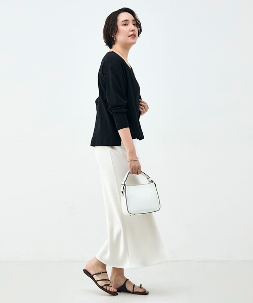 NOLLEY’S（ノーリーズ）の「《手洗い可能》アシメントリーカップ付きタンクトップ（タンクトップ・レディース・ブラック/ホワイト・38）」の5枚目の写真