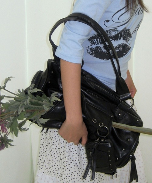 Ada.（エイダ）の「◇FANCYCLUB◇ブランド直輸入正規品/セットベールスタッドバッグ&ウォレット SET VEIL STUD BAG&WALLET（ショルダーバッグ・レディース・レモンイエロー/ブラック/ライトピンク・FREE）」の5枚目の写真