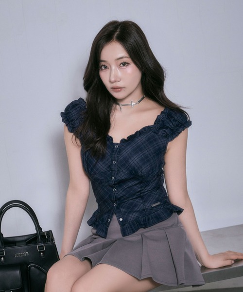 ANDGEEBEE（アンジービー）の「チェックフリルトップス（その他トップス・レディース・ネイビー/ボルドー・FREE）」の2枚目の写真