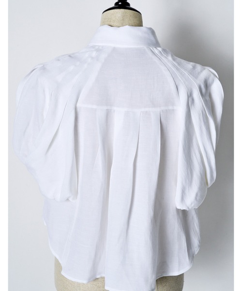 RUMCHE(ラムシェ)の「Ballon Sleeve Shirt / バルーンスリーブシャツ(シャツ/ブラウス・レディース・ホワイト/ブラック・FREE)」の15枚目の写真