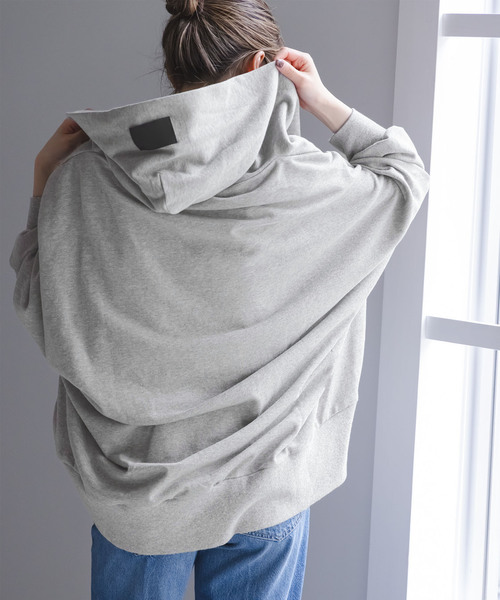 COGTHEBIGSMOKE（コグザビッグスモーク）の「《WEB限定追加》COG THE BIGSMOKE/コグザビッグスモーク NICOLETTE BORERO HOODY（パーカー・レディース・ライトグレー/ブラック・FREE）」の2枚目の写真