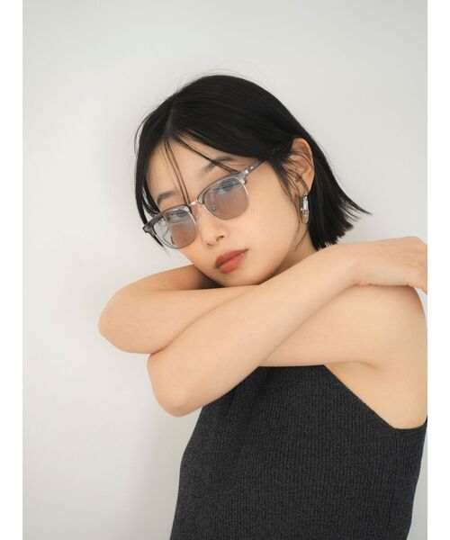 Ungrid（アングリッド）の「クリアハーフリムカラーサングラス（サングラス・レディース・クリア・FREE）」の3枚目の写真