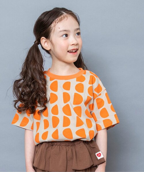 BREEZE(ブリーズ)の「【リンク/WEB限定】レトロ総柄半袖Tシャツ(Tシャツ/カットソー・キッズ・オレンジ/ブラウン/サーモンピンク/ブラック/カーキ/サックスブルー/オフホワイト・90/100/110/120/130/140)」の7枚目の写真