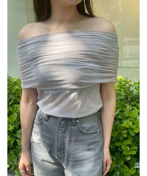 LAGUNAMOON(ラグナムーン)の「オフショルチュールトップス 【夏服】 【シアートップス】(シャツ/ブラウス・レディース・ライトグレー/ブラック/ネイビー/アイボリー・FREE)」の5枚目の写真