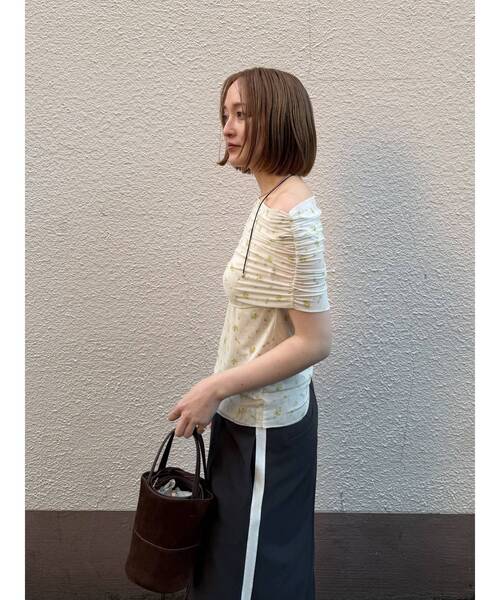 LAGUNAMOON(ラグナムーン)の「オフショルチュールトップス 【夏服】 【シアートップス】(シャツ/ブラウス・レディース・ライトグレー/ブラック/ネイビー/アイボリー・FREE)」の17枚目の写真