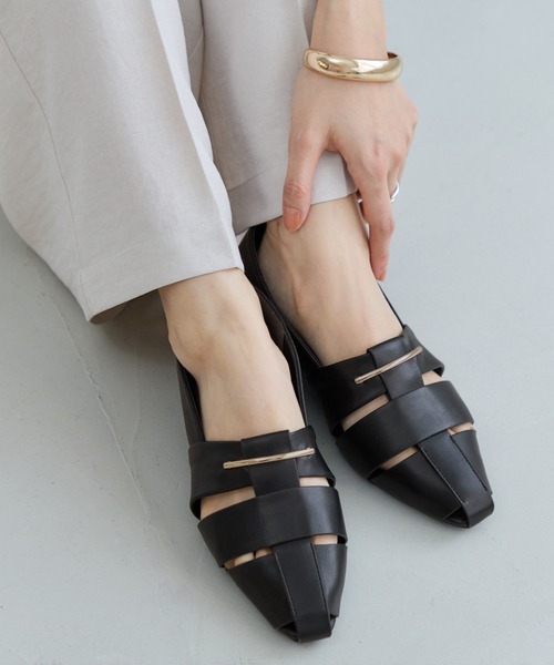 Juze（ジュゼ）の「グルカフラットシューズ（パンプス・レディース・ブラウン系その他3/ブラック/キナリ・L/M/S）」の3枚目の写真