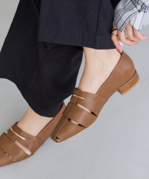 Juze（ジュゼ）の「グルカフラットシューズ（パンプス・レディース・ブラウン系その他3/ブラック/キナリ・L/M/S）」の4枚目の写真