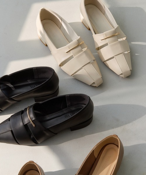 Juze（ジュゼ）の「グルカフラットシューズ（パンプス・レディース・ブラウン系その他3/ブラック/キナリ・L/M/S）」の13枚目の写真