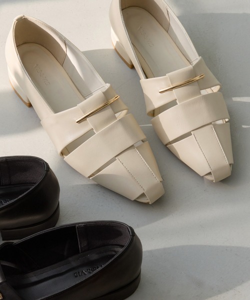 Juze（ジュゼ）の「グルカフラットシューズ（パンプス・レディース・ブラウン系その他3/ブラック/キナリ・L/M/S）」の17枚目の写真