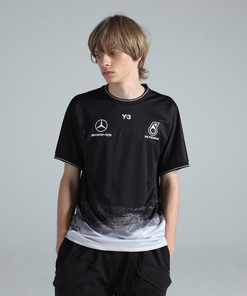 Y-3（ワイスリー）の「Y-3 MERCEDES - AMG PETRONAS FORMULA 1 TEAM MECHANICS SHORT SLEEVE JERSEY（Tシャツ/カットソー・メンズ・ブラック・X-SMALL/SMALL/MEDIUM/X-LARGE/XX-SMALL/LARGE/XX-LARGE）」の3枚目の写真