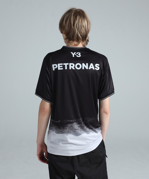 Y-3（ワイスリー）の「Y-3 MERCEDES - AMG PETRONAS FORMULA 1 TEAM MECHANICS SHORT SLEEVE JERSEY（Tシャツ/カットソー・メンズ・ブラック・X-SMALL/SMALL/MEDIUM/X-LARGE/XX-SMALL/LARGE/XX-LARGE）」の5枚目の写真