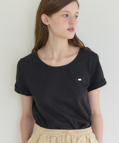OURHOPE(アワーホープ)の「ロゴシルキーUネックTシャツ - ブラック(Tシャツ/カットソー・レディース・ブラック・FREE)」の1枚目の写真
