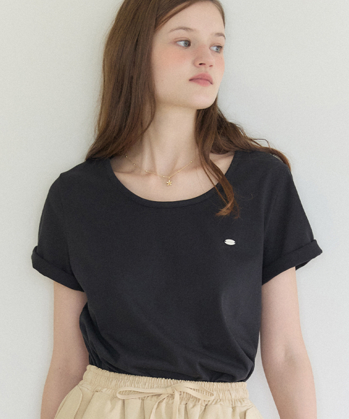 OURHOPE(アワーホープ)の「ロゴシルキーUネックTシャツ - ブラック(Tシャツ/カットソー・レディース・ブラック・FREE)」の2枚目の写真
