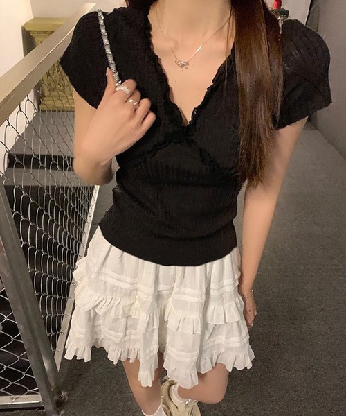 Girly Doll(ガーリードール)の「VネックフリルTシャツ(Tシャツ/カットソー・レディース・ホワイト/ブラック/グレー・F)」の17枚目の写真
