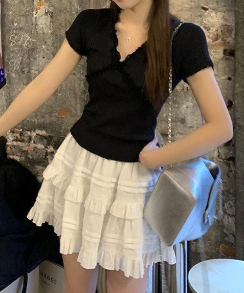 Girly Doll(ガーリードール)の「VネックフリルTシャツ(Tシャツ/カットソー・レディース・ホワイト/ブラック/グレー・F)」の21枚目の写真