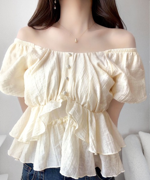 mily bilet(ミウィビレット)の「【mily bilet】肩見せで、夏のムードをひとさじ。オフショル2Wayフリルペプラムシアーブラウス(半袖)(シャツ/ブラウス・レディース・チャコール/ブルー/アイボリー・SMALL/MEDIUM/LARGE/X-LARGE)」の13枚目の写真