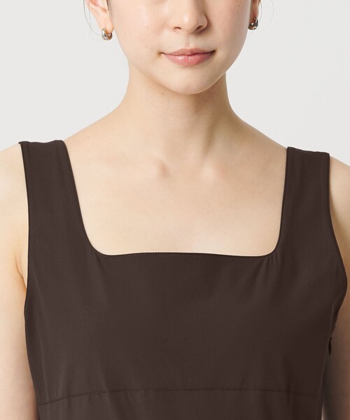 BEAUTY&YOUTH UNITED ARROWS（ビューティーアンドユースユナイテッドアローズ）の「【WEB限定 Wardrobe DAILY MINIMAL】ギャザーノースリーブ オールインワン 接触冷感 UVカット はっ水（つなぎ/オールインワン・レディース・ブラック/ダークブラウン・M/S）」の6枚目の写真