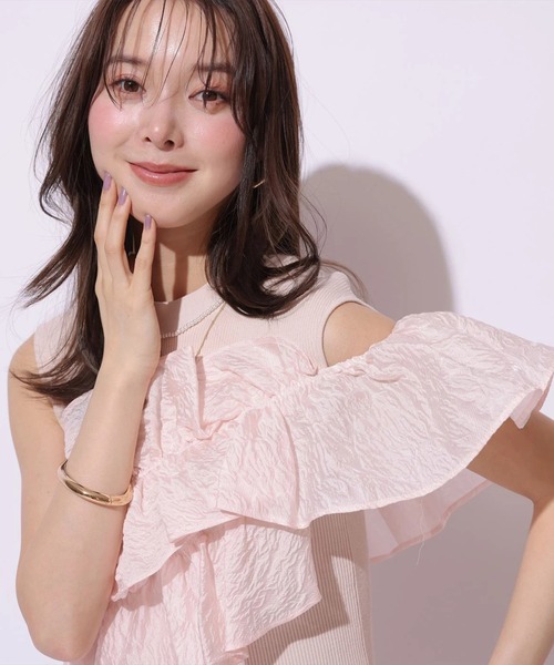 Mystrada(マイストラーダ)の「ノースリアシメフリルニット(ニット/セーター・レディース・ホワイト/ピンク系その他5/ライトイエロー/ブラック・38)」の5枚目の写真
