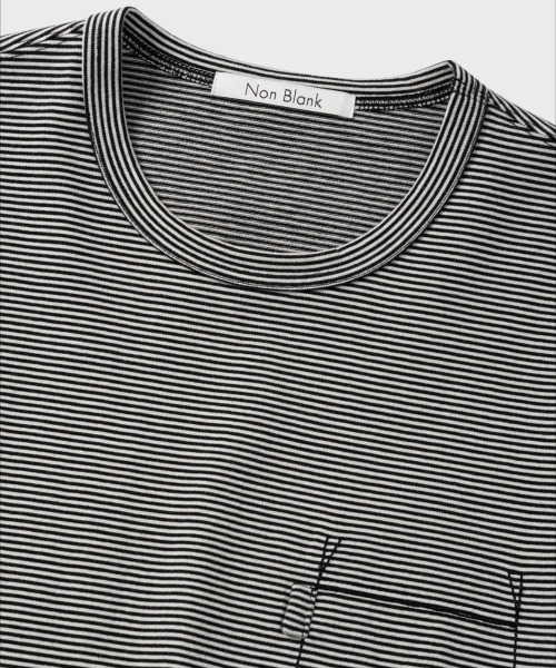 NONBLANK(ノンブランク)の「ピンストライプTシャツ_BLACK(Tシャツ/カットソー・メンズ・ブラック・MEDIUM/LARGE/X-LARGE)」の3枚目の写真